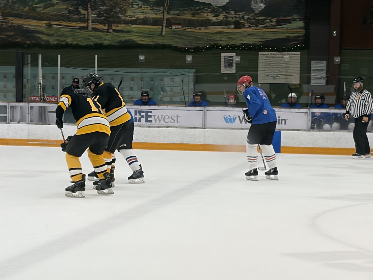 USA 80+ HOF final game action shot